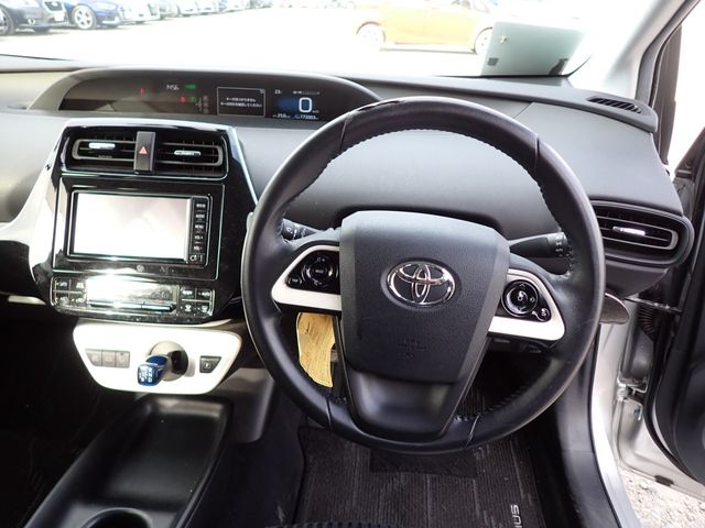 Toyota PRIUS 2016-10 16257-8