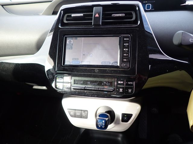 Toyota PRIUS 2016-10 16257-14