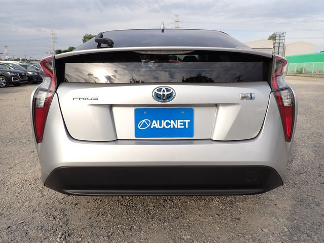 Toyota PRIUS 2016-10 16257-3