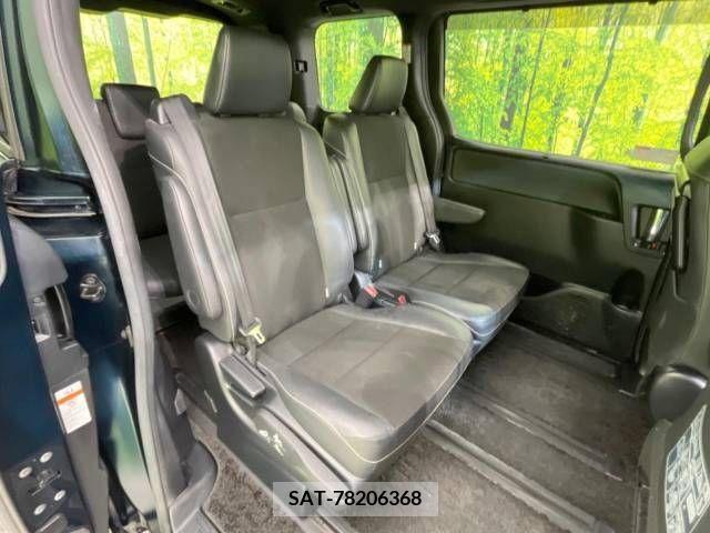 Toyota NOAH 2018-03 220710-9