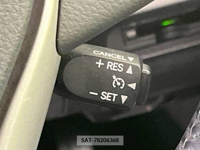 Toyota NOAH 2018-03 220710-7