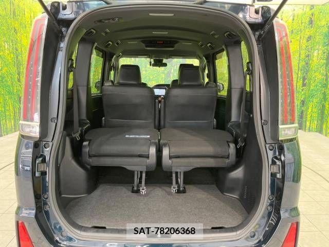 Toyota NOAH 2018-03 220710-11