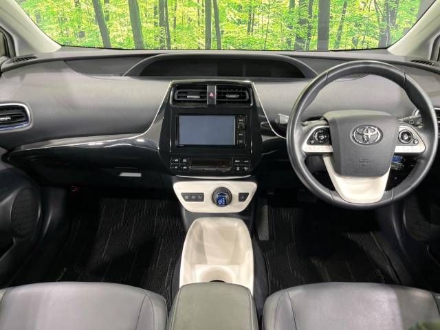 Toyota PRIUS 2016-03 8630-1