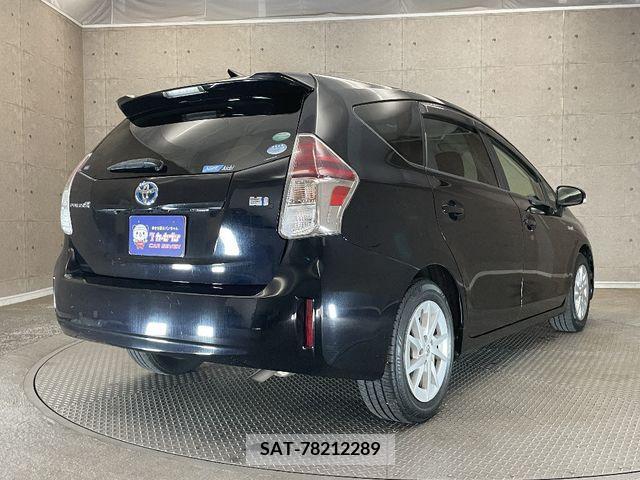 Toyota PRIUS ALPHA 2015-12 282477-3