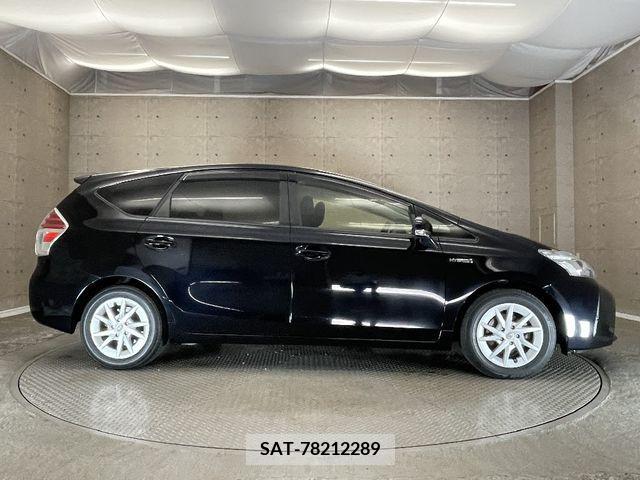 Toyota PRIUS ALPHA 2015-12 282477-6
