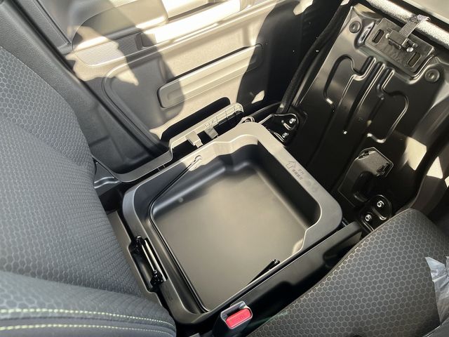 Suzuki SPACIA 2023-09 190851-16