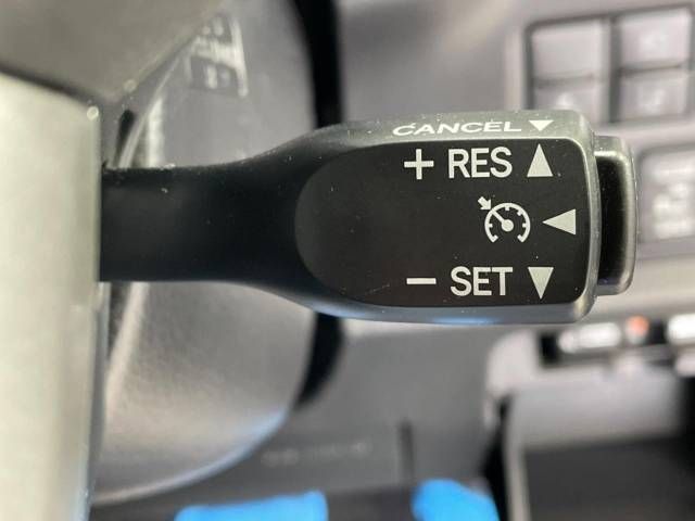 Toyota VOXY 2019-05 181714-6