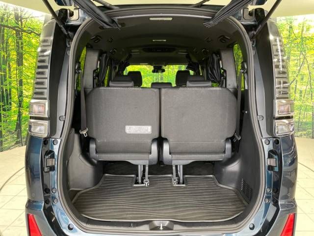 Toyota VOXY 2019-05 181714-10