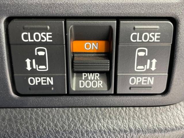 Toyota VOXY 2019-05 181714-5
