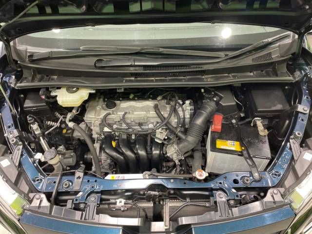 Toyota VOXY 2019-05 181714-18