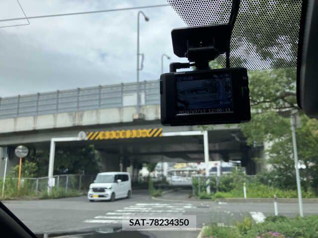 Toyota VOXY 2021-07 341224-5