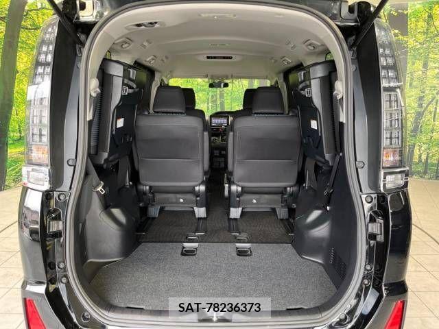 Toyota VOXY 2014-10 370357-12