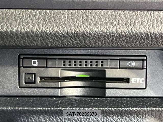 Toyota VOXY 2014-10 370357-6