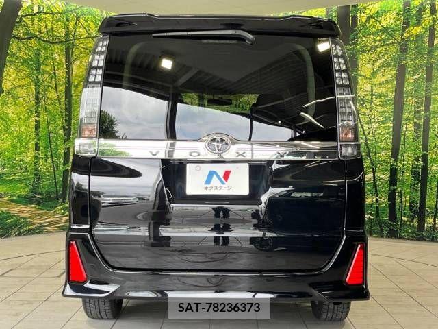 Toyota VOXY 2014-10 370357-16