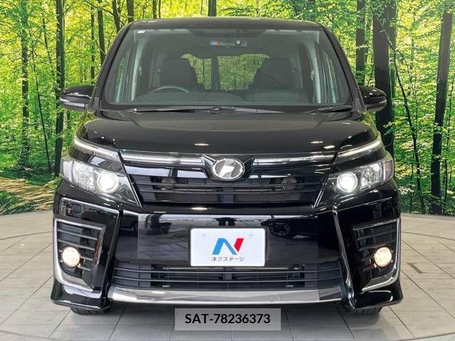 Toyota VOXY 2014-10 370357-15