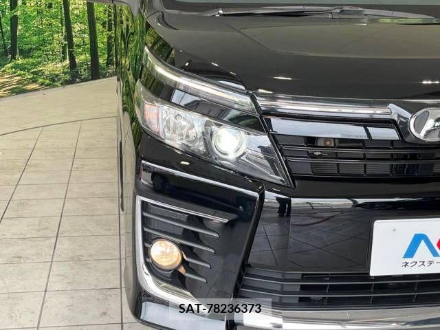 Toyota VOXY 2014-10 370357-13