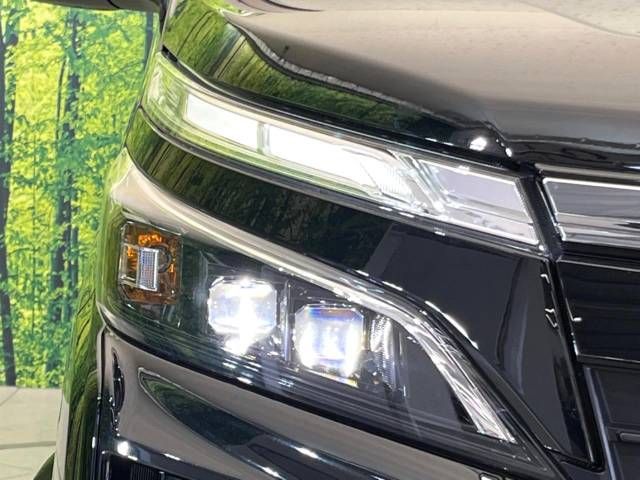Toyota VOXY 2019-10 15174-13