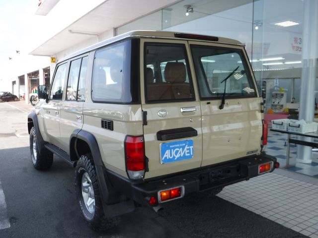 Toyota LAND CRUISER 2015-03 1045-6
