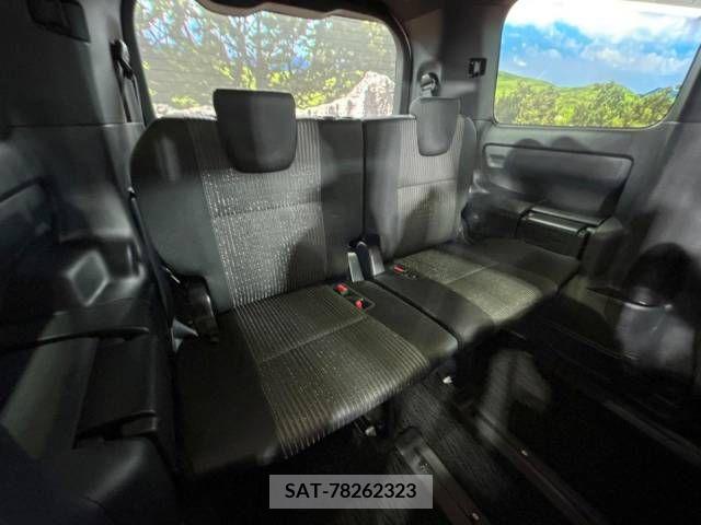 Toyota VOXY 2019-02 222866-10