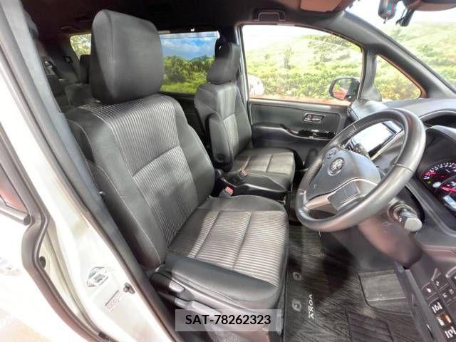Toyota VOXY 2019-02 222866-8