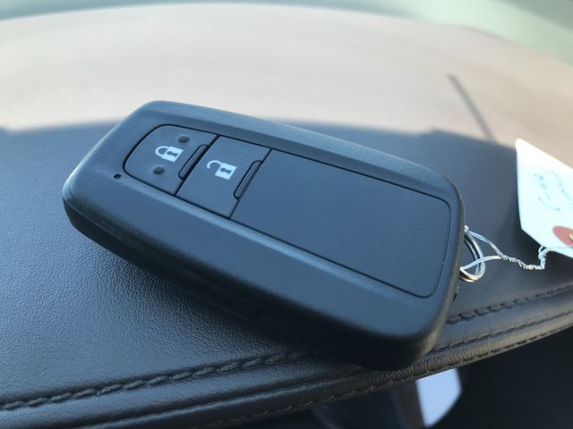 Toyota C-HR 2017-06 6172-26