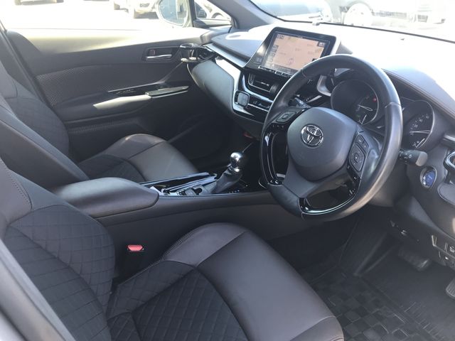 Toyota C-HR 2017-06 6172-9