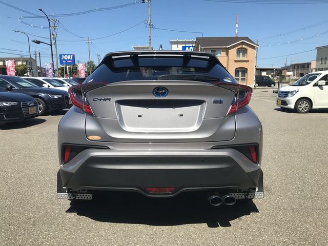 Toyota C-HR 2017-06 6172-7