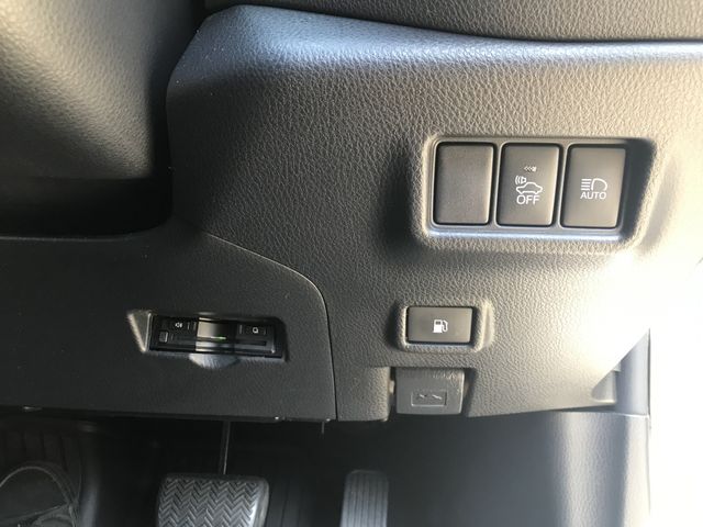 Toyota C-HR 2017-06 6172-23