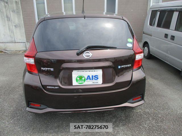Nissan NOTE 2017-04 279899-2