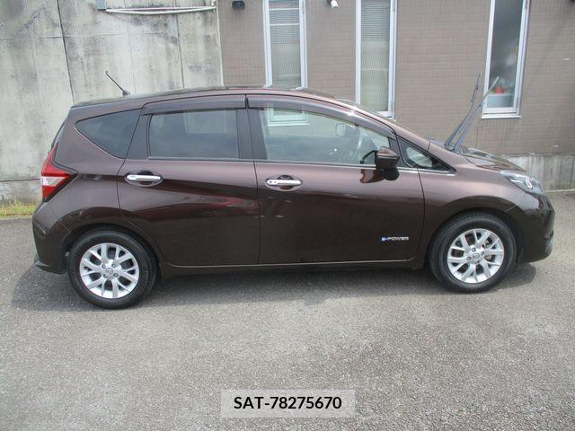 Nissan NOTE 2017-04 279899-3