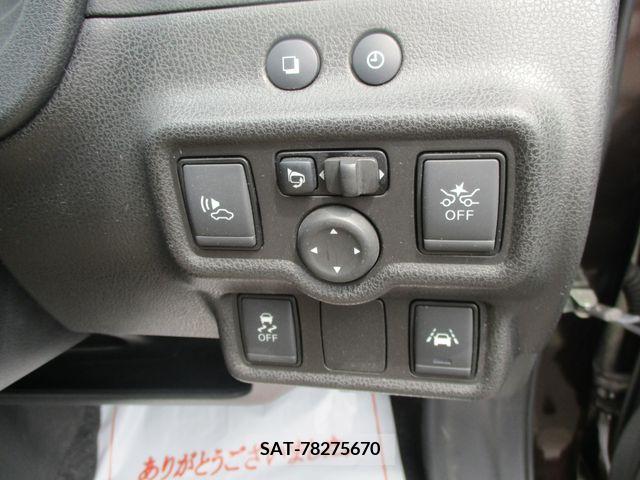 Nissan NOTE 2017-04 279899-5