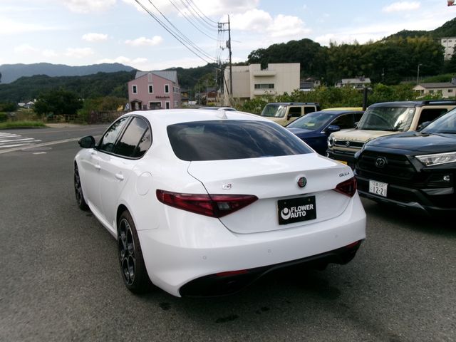ALFA ROMEO Giulia 2023-03 10885-4