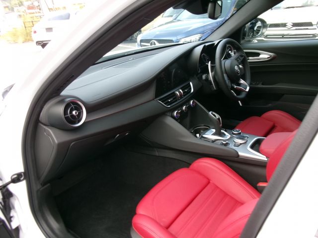 ALFA ROMEO Giulia 2023-03 10885-12