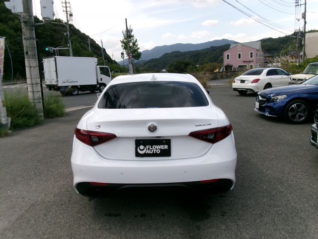 ALFA ROMEO Giulia 2023-03 10885-7