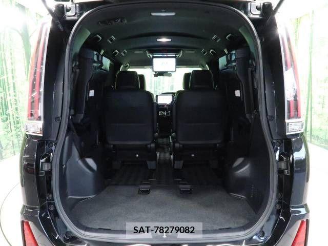 Toyota NOAH 2017-12 209415-14