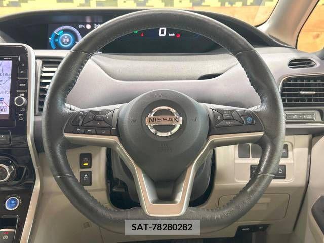 Nissan SERENA 2018-05 393883-11
