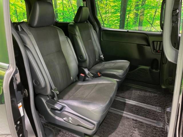 Toyota NOAH 2016-10 10978-8