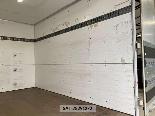 Mitsubishi CANTER 2013-09 218575-14