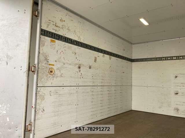 Mitsubishi CANTER 2013-09 218575-13