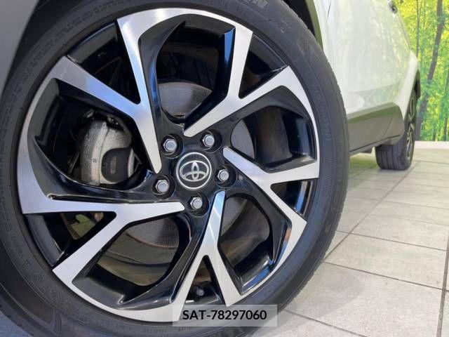 Toyota C-HR 2017-12 220082-13