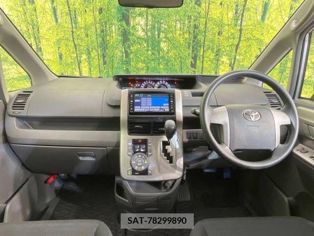 Toyota VOXY 2007-09 348276-1
