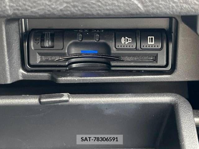 Nissan SERENA 2017-03 253625-7