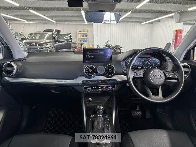 Audi Q2 2017-08 261618-1