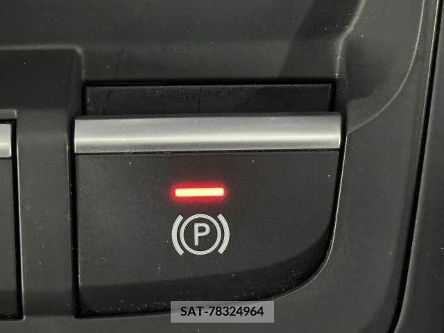 Audi Q2 2017-08 261618-8