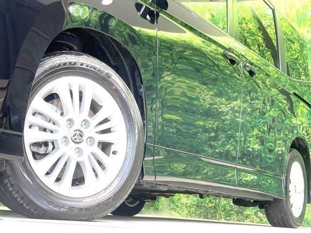 Toyota NOAH 2023-07 184718-13