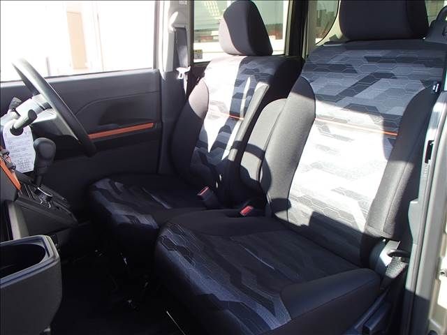 Daihatsu TANTO 2022-11 16029-12