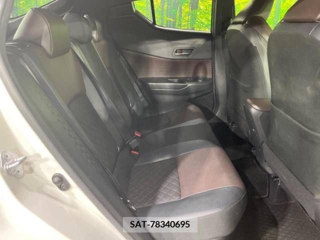 Toyota C-HR 2017-06 264456-9