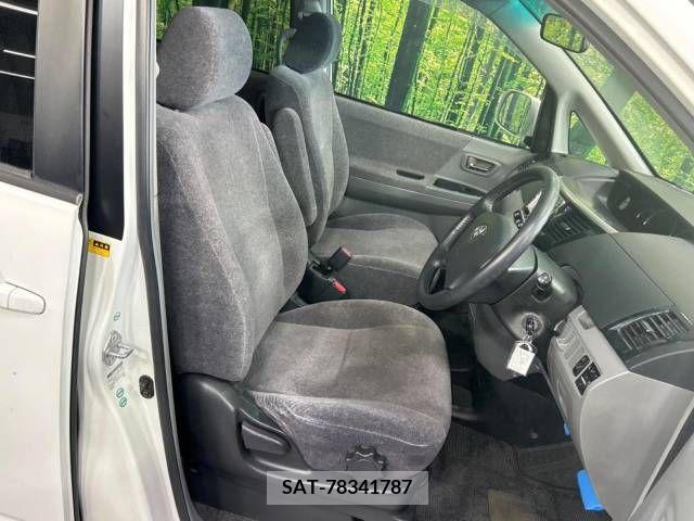 Toyota VOXY 2005-07 300585-8