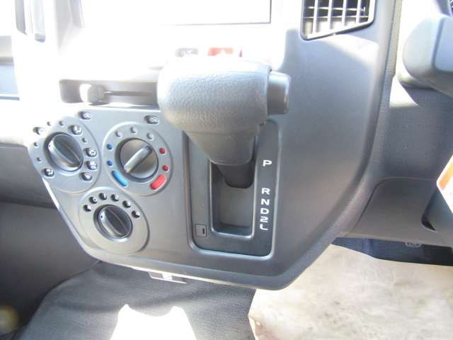 Mazda BONGO TRUCK 2023-11 17413-18