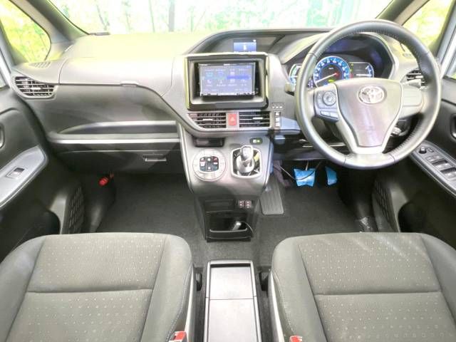 Toyota NOAH HYBRID 2016-03 189191-1